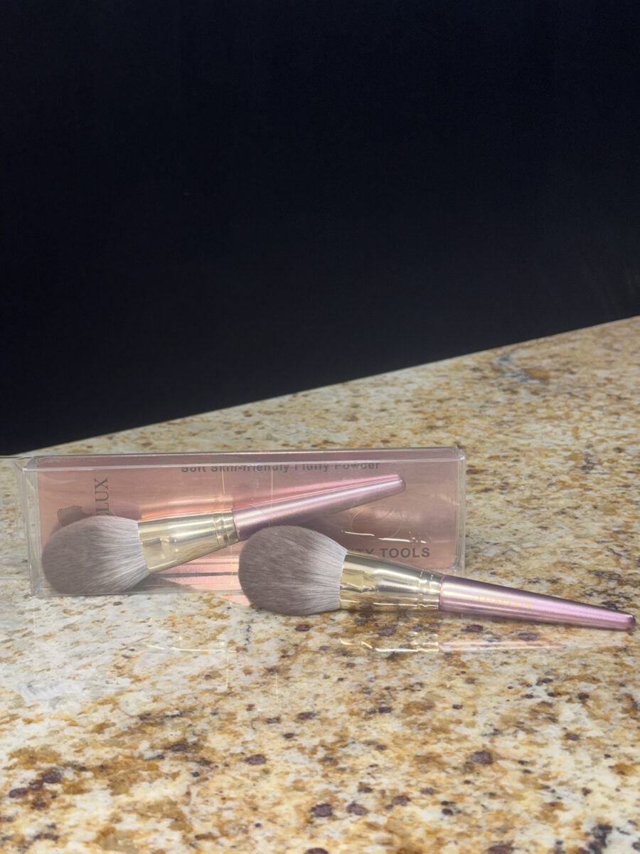 Luxelux Soft Skin-friendly Fluffy Powder Brush